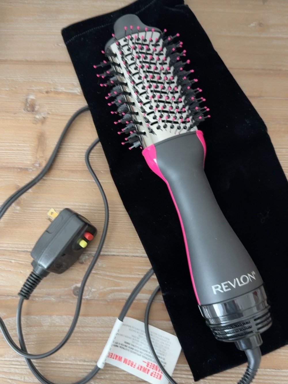 Revlon One-Step Hair Dryer & Volumizer Brush – Never Used